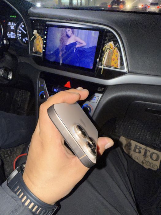 Phone 16 pro 512 гб каробка +