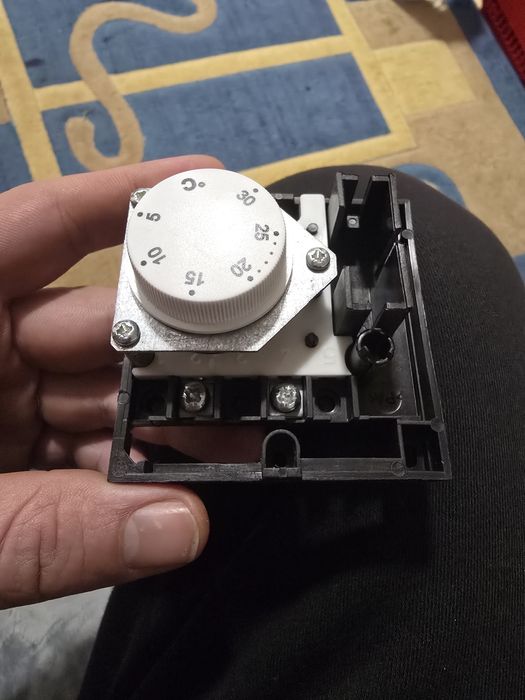 Termostat centrala termică