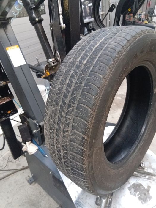 Продам одну всесезонную шину