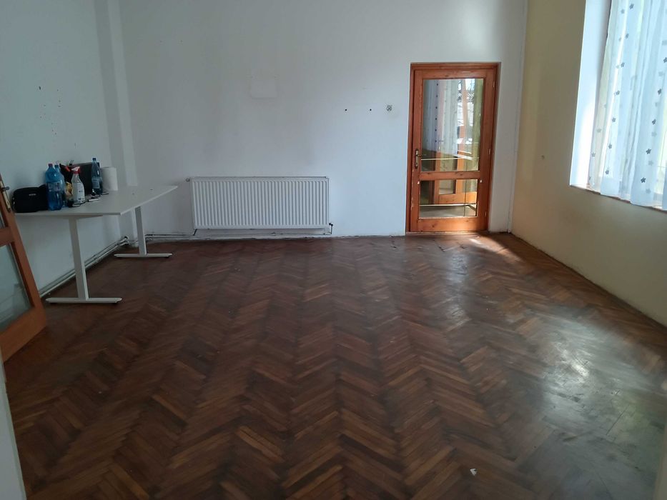 Vand sau schimb casa  Reghin zona centrala