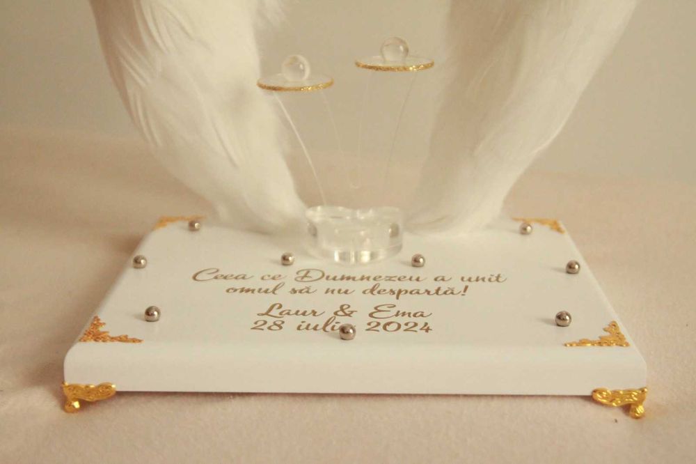 Suport de verighete cu pene