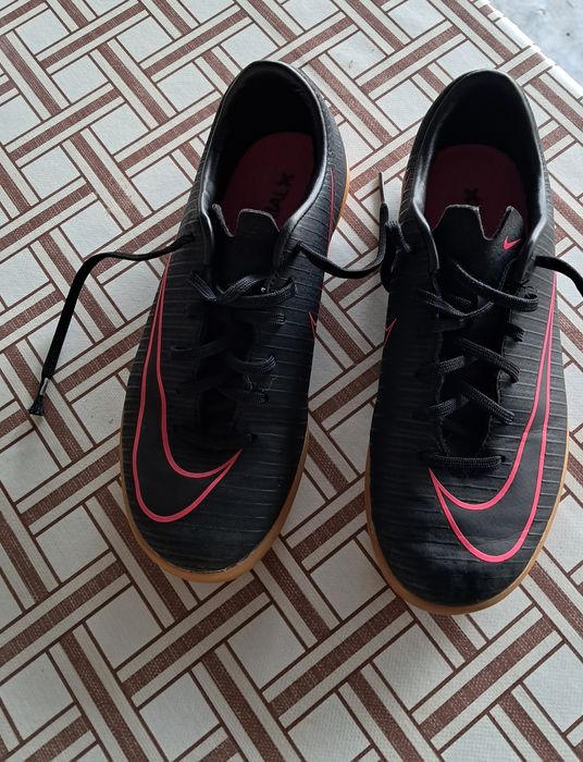 Pantofi teren sintetic nike marimea 35.5