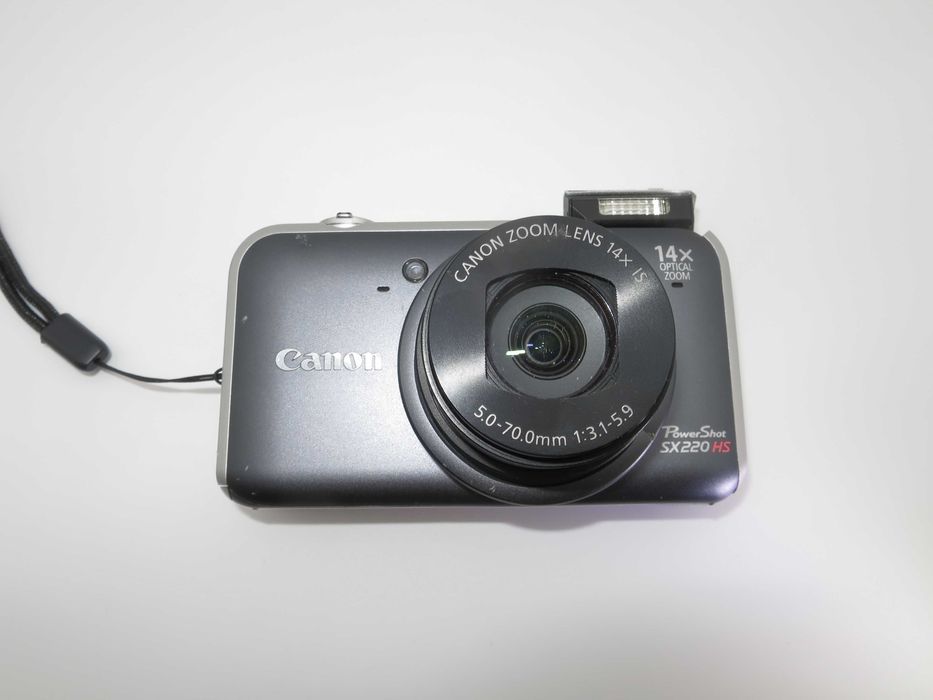 Canon PowerShot SX220 HS ултра компактен цифров фотоапарат с 14x Оптичен Зум, дигитална камера с Full HD в чудесно състояние, работи отлично