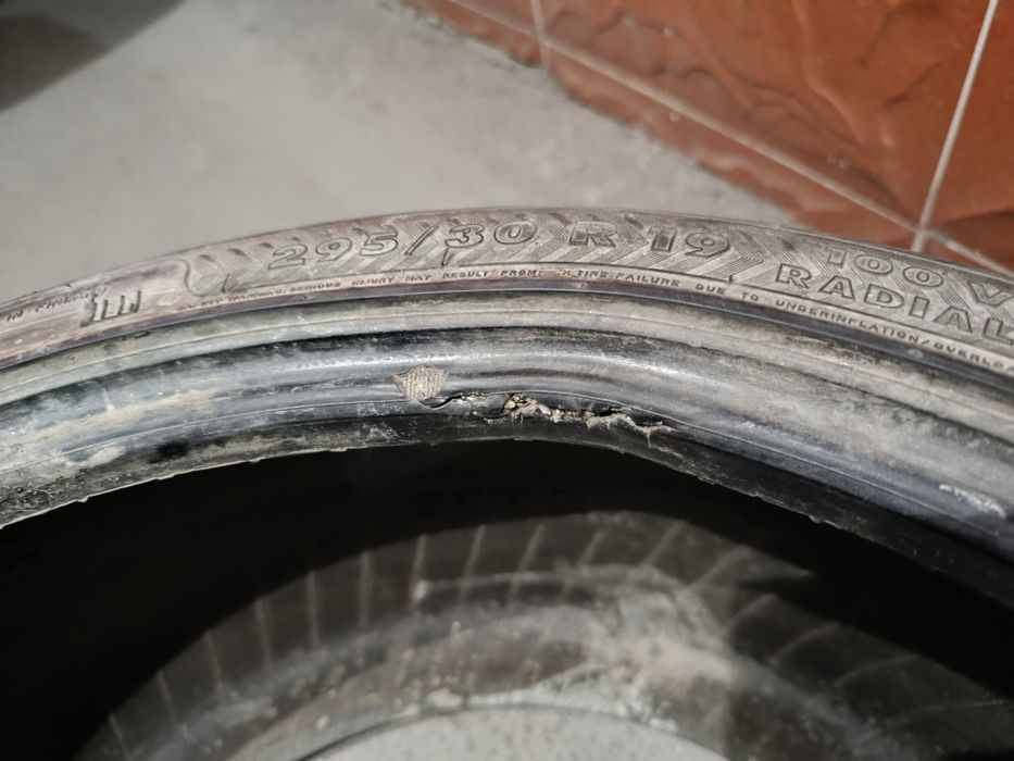 Продам пару 295 30 R19