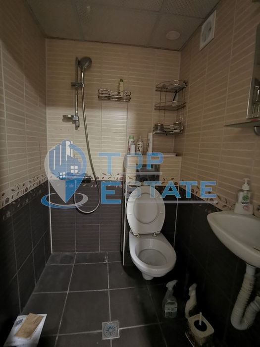 Едноетажна тухлена къща след основен ремонт в квартал Калтинец,  град