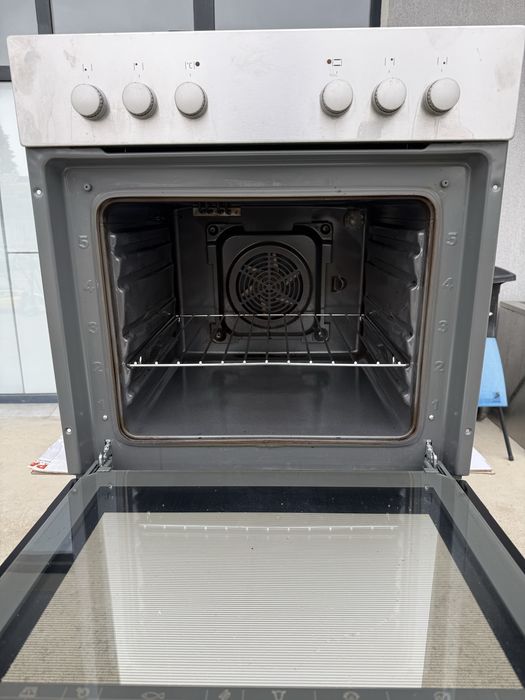Фурна за вграждане Инокс с вентилатор