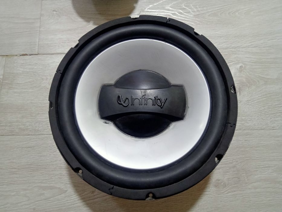 Продам сабвуфер Infinity reference в очень хорошем состоянии.