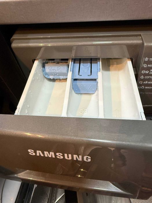 Пералня със сушилня Samsung WD80T4046CX/LE 8KG в перфектно състояние