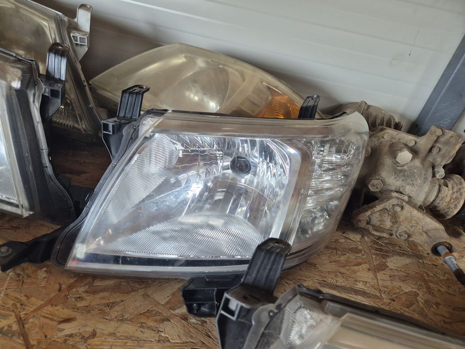 Far/Faruri Toyota Hilux 2012-2015