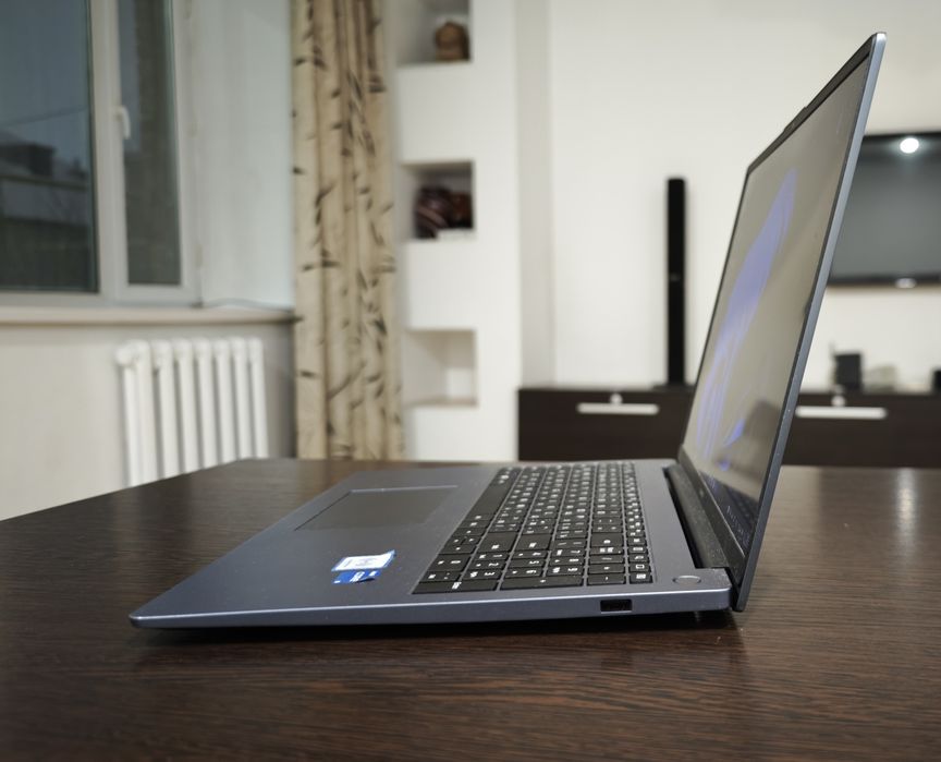 продаю ноутбук matebook d16