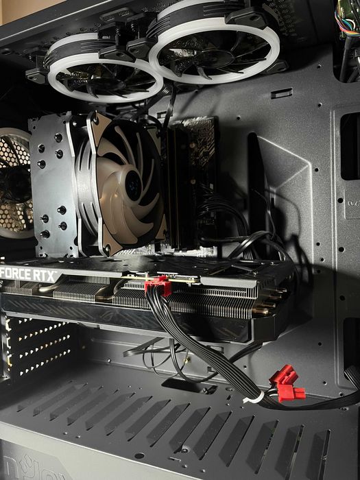 Sistem Desktop PC , procesor Intel Core i7-10700KF, 32GB memorie RAM, SSD 480GB + HDD 1TB, placă video NVIDIA GeForce RTX 3060 12GB