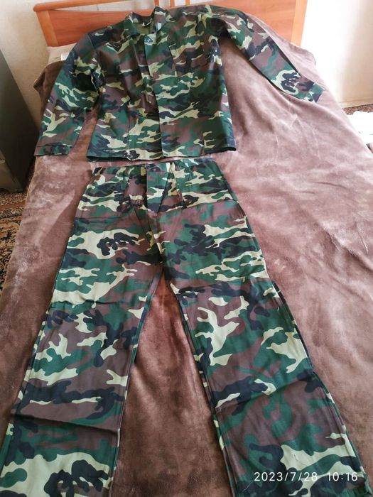 Костюм мужской камуфляжный для защиты от ОПЗ и МВ (новые). П-во: Росси