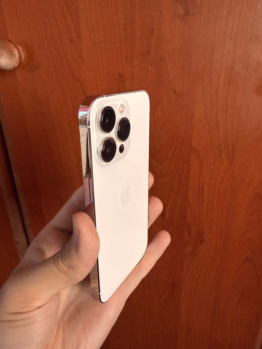 Iphone 13 pro gold
