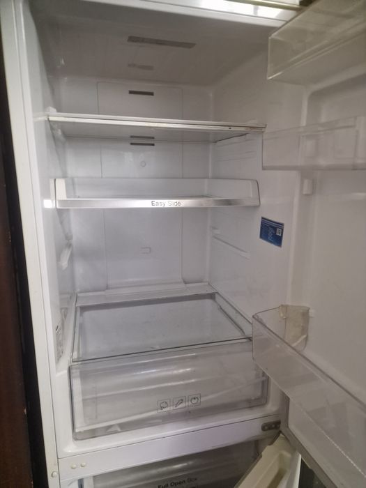 Продам  холодильник  на запчасти   .