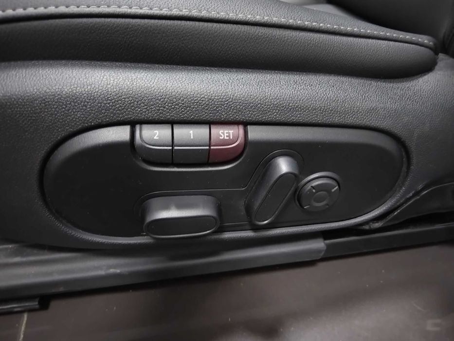 Като Ново Черен Спортен Кожен Салон Mini Clubman F54 Комплект