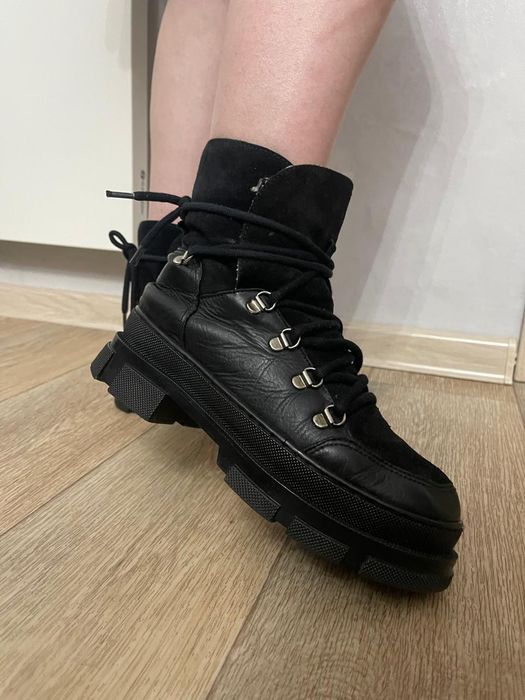 Срочно продам ботинки зимние