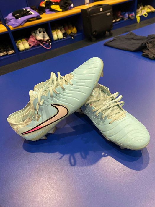 Футбольные бутсы