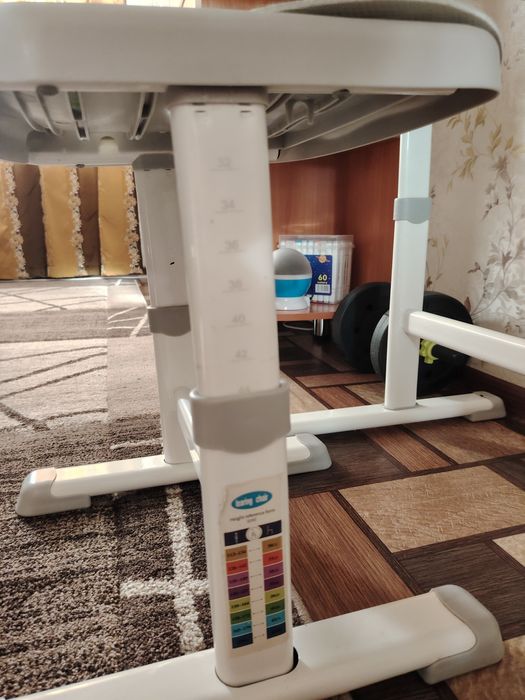 Продам растущую парту и стол