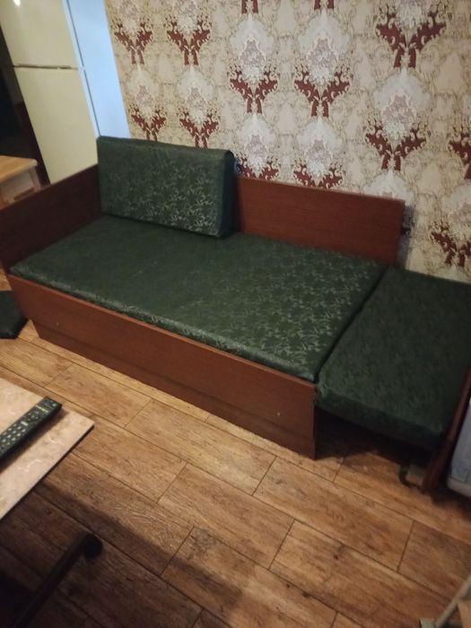Продам диван-кровать подростковый