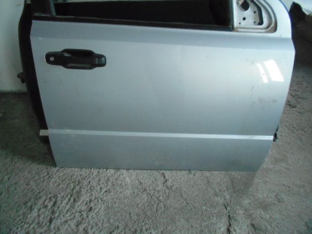 usa/ portiera dreapta fata kia sorento, 2002 2003 2004 2005 2006 2007 2008 2010