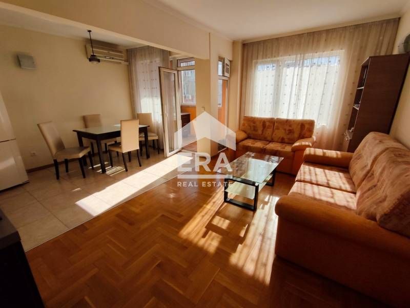 Продава се Двустаен апартамент в Варна, Цветен квартал - 85 кв.м за 2106 €/кв.м - Снимка #3