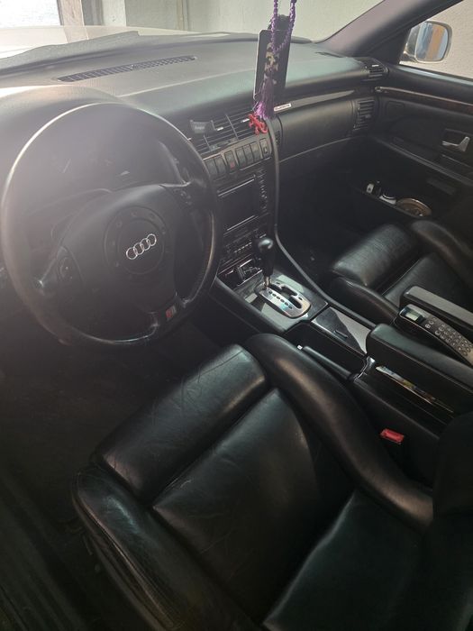 Audi S8 автоматик