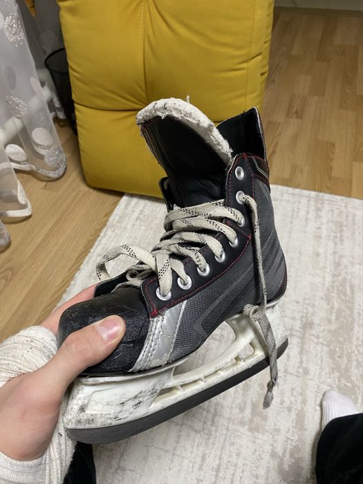 Продам коньки Bauer Vapor X30
