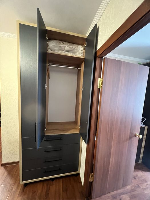 Продам прихожный шкаф