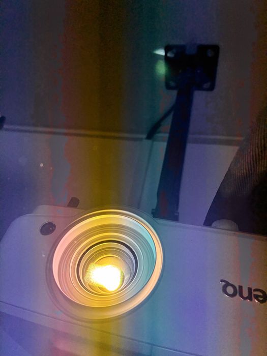 Proiector folosit rar