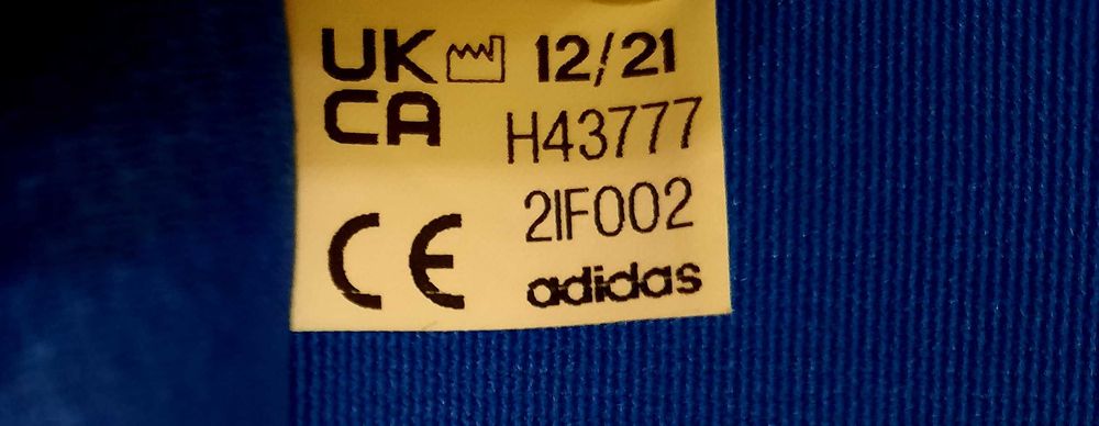 Продам вратарские перчатки, оригинал, детские б/у