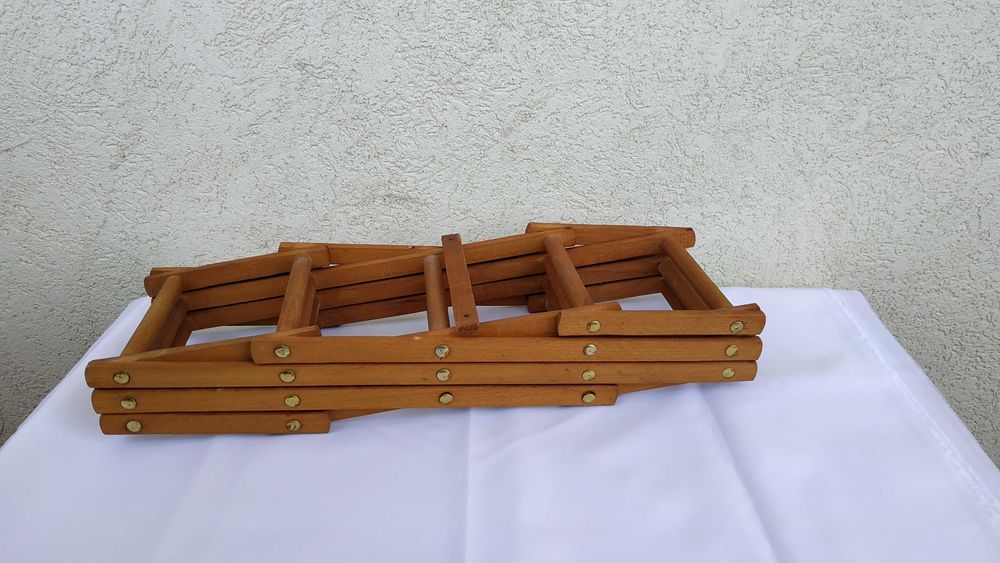 Стара дървена поставка / стойка за бутилки вино или друг алкохол