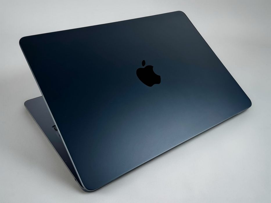 Лаптоп Apple MacBook Air 13" M4 10C/10G 24RAM 512SSD Midnight 100% Батерия! Гаранция!