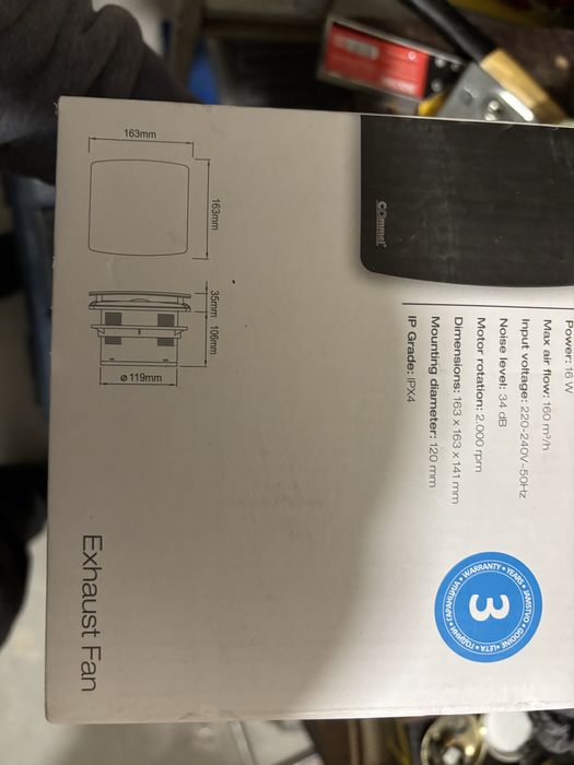 Вентилатор за баня Commel ф120 черен