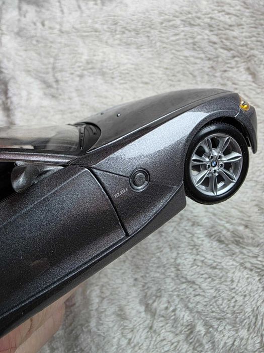 Продавам модели 1:18 и 1:24 цени от 35 до 80лв