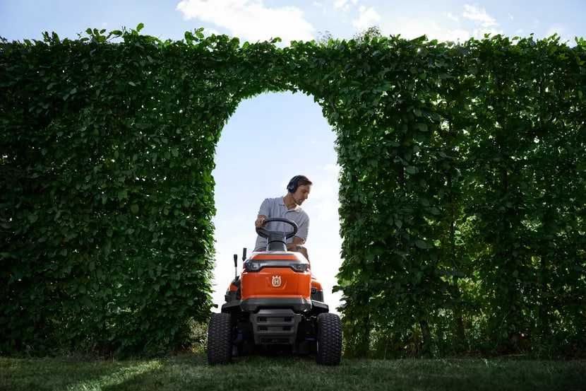 Садовый трактор Husqvarna TC 114 Gazonokosilka Газонкосилка