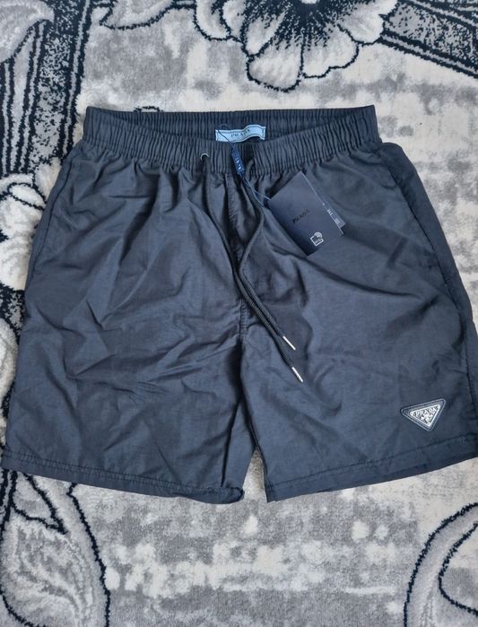 Pantaloni scurti Prada