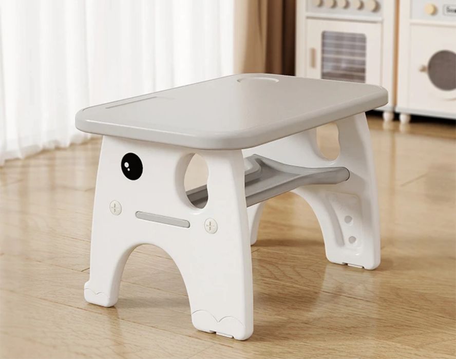 Стол со стулом доя малышей