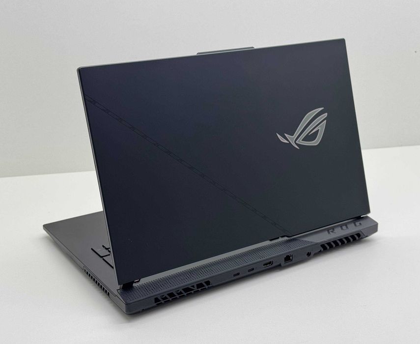 Asus ROG Strix Scar 17 — Ryzen 9 7945HX / RTX 4090 16GB / DDR5 32GB /