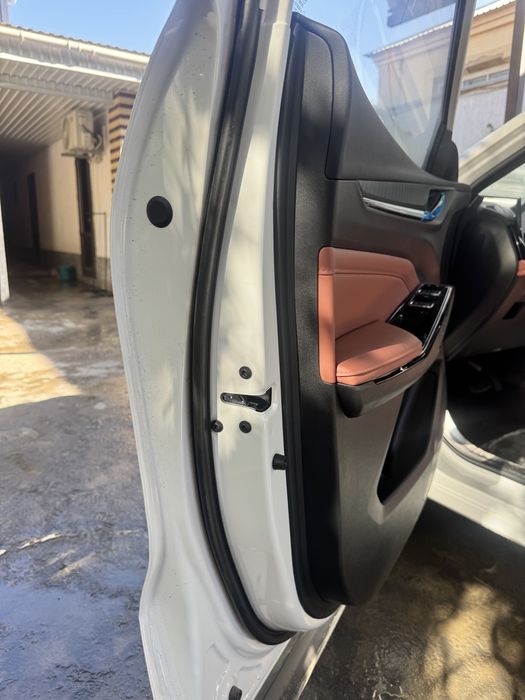 Передние двери,Changan x5 plus