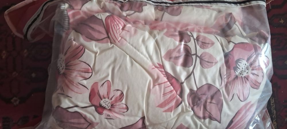 Новое одеяло в упаковке 1,40м×2,00м производство ДУБАЙ