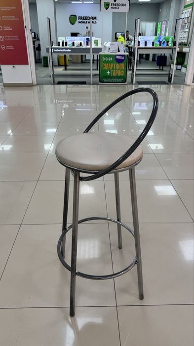 Продам два барных стула