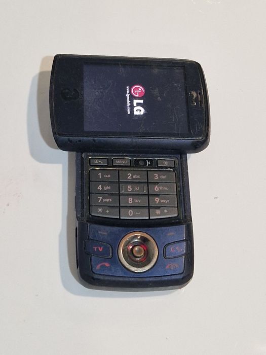 Telefon pentru colecție sau pentru piese fără accesorii