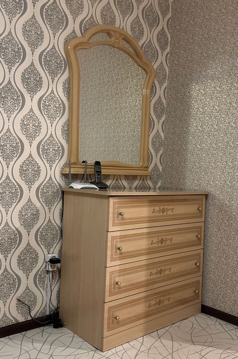 Продам спальный гарнитур