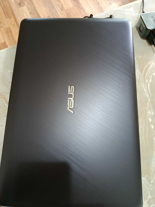 Подам ноутбук Asus