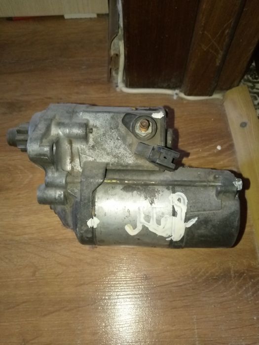 Продам стартер на LX470 , прадо 100