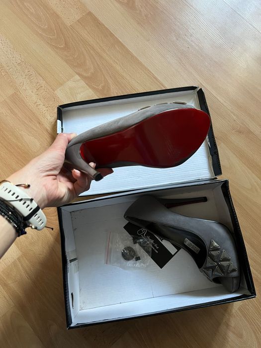 НОВИ Обувки на висок ток