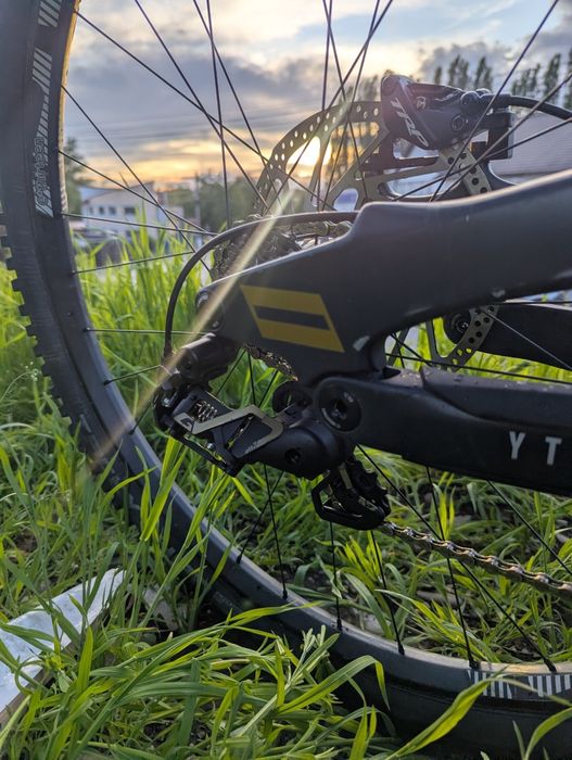 YT Tues Core 4 / YT MOB core 4 DOWNHILL