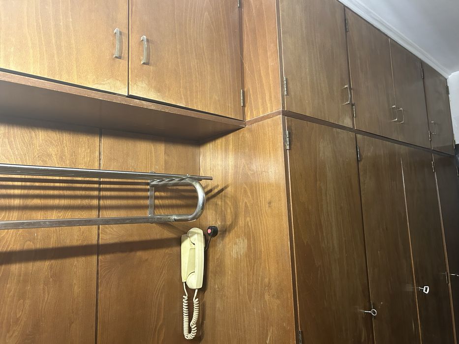 Гардероб разглобен и ламперия