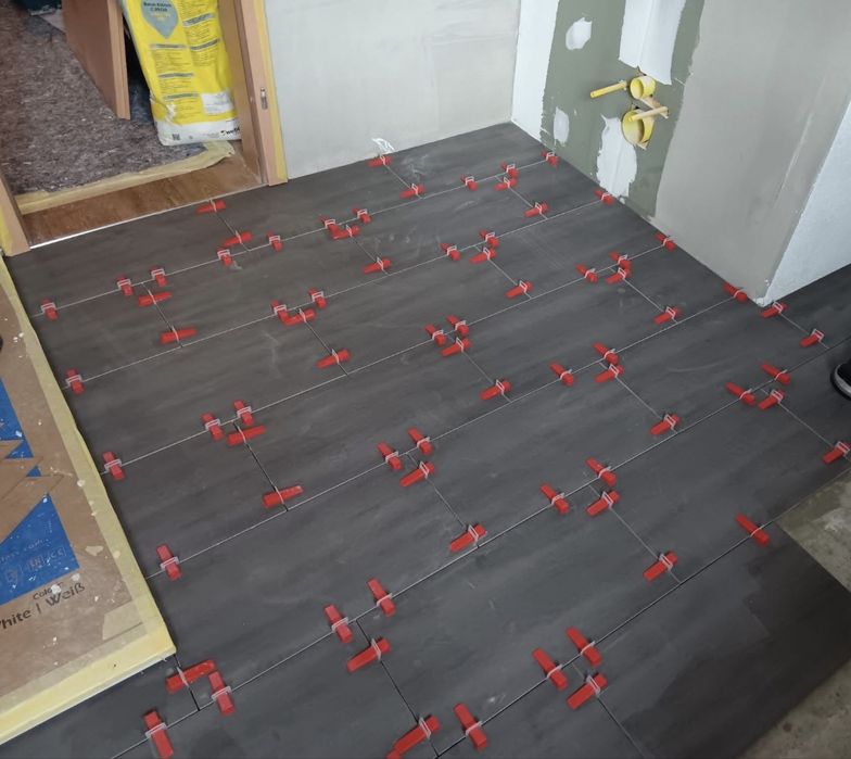 Amenajari interioare/exterioare Montaj gresie-faianta,parchet, zidarie