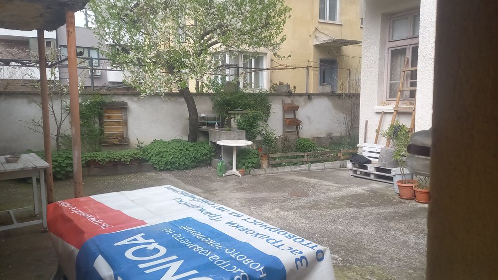 Продава етаж от къща в центъра на Кърджали